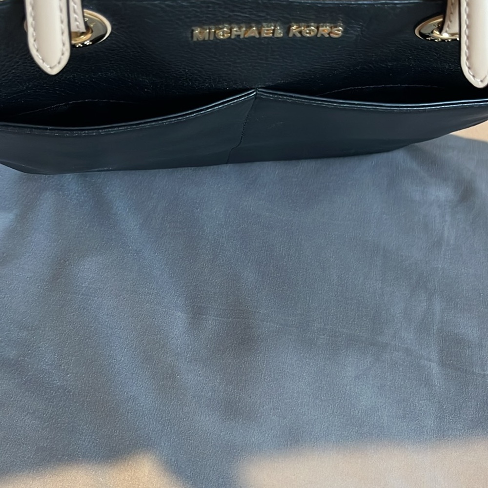 Michael Kors Bedford Medium Pebbled Leather Black Tote - Picture 10 of 10